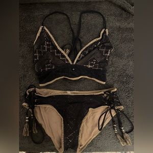 Rebecca Vertue - BeccaSwim - Lace Black and Tan Bikini set - Size MED